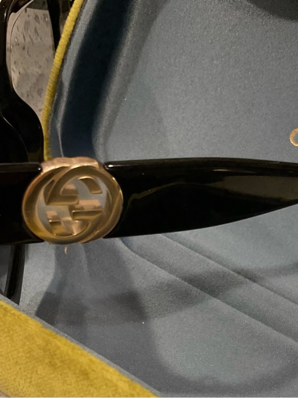 Gucci Authentic Black Frame Sunglasses - Picture 3 of 6